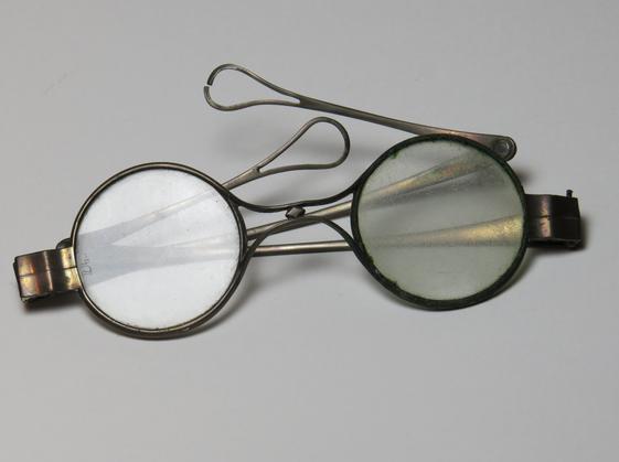 تاریخچه عینک